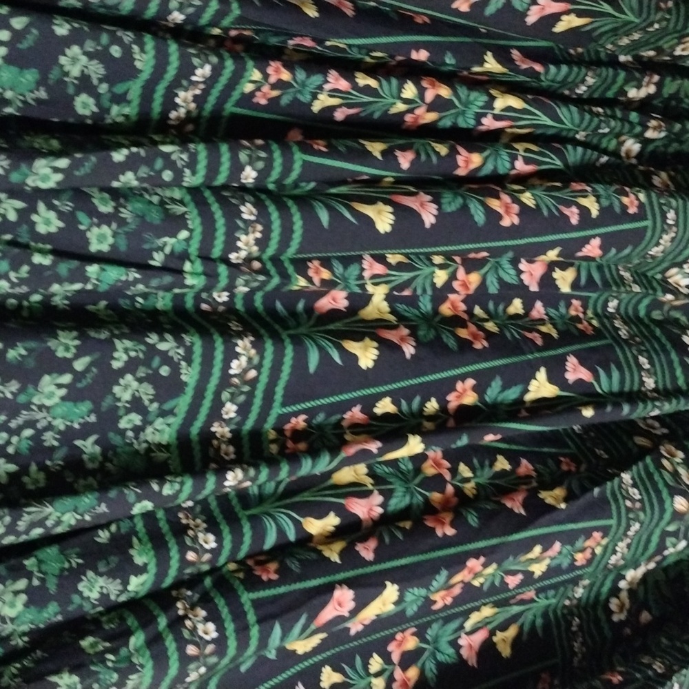 Floral Green Dress Bloomchic Brand Size 14-16 Women's. - Picture 4 of 5
